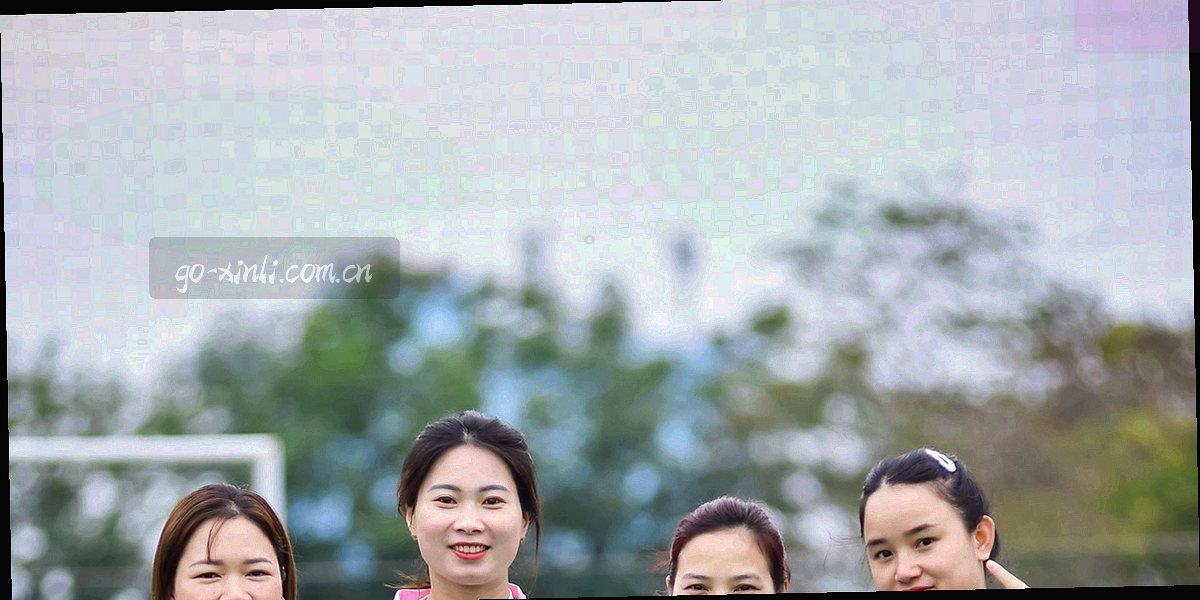 点状网络连接形成的防护盾抽象图
